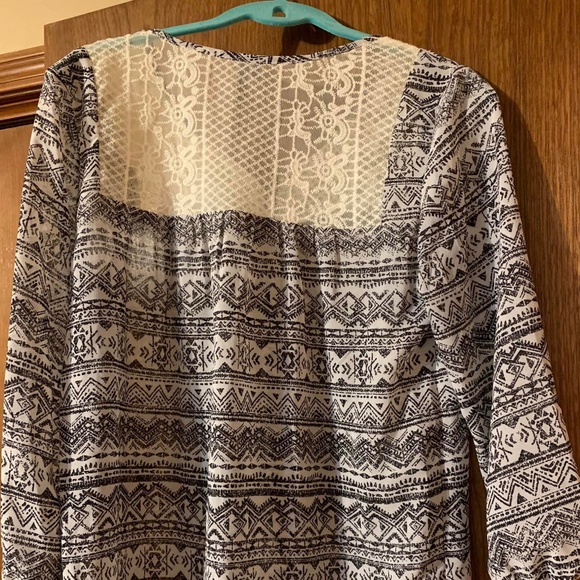 Top - Picture 2 of 4